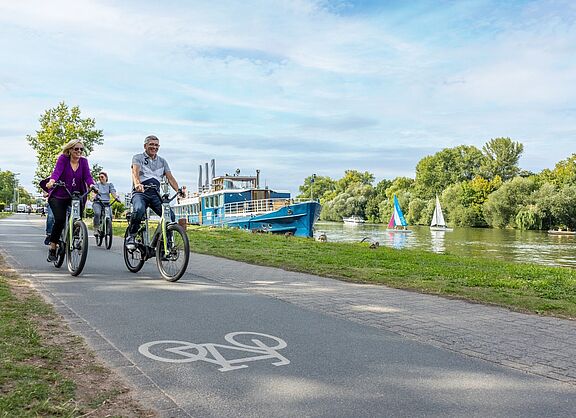 Mainradweg bei Offenbach: Hessen-Tourismus / David Vasicek