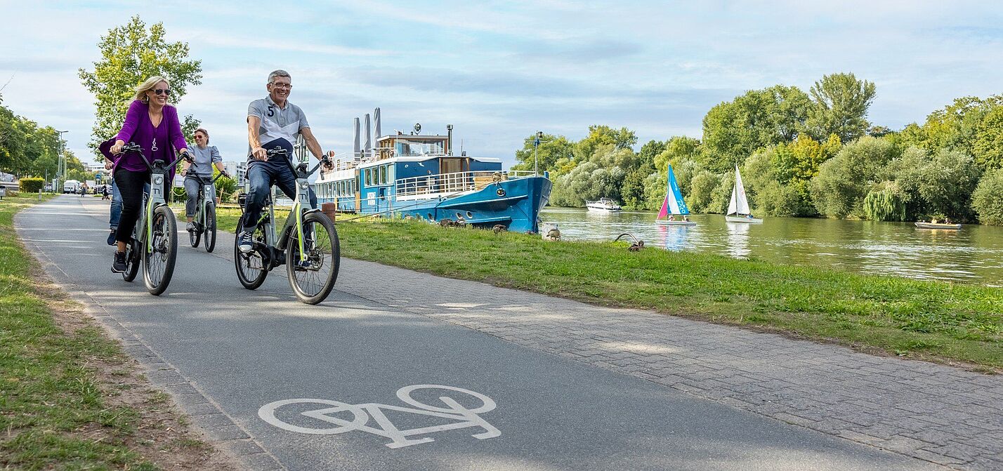Mainradweg bei Offenbach: Hessen-Tourismus / David Vasicek