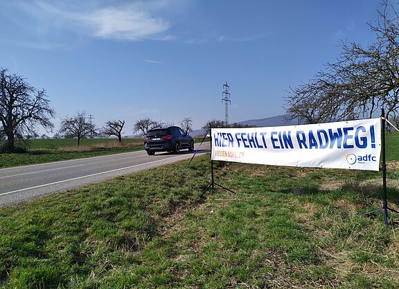 An 88 Prozent der hessischen Landesstraßen fehlt ein begleitender Radweg