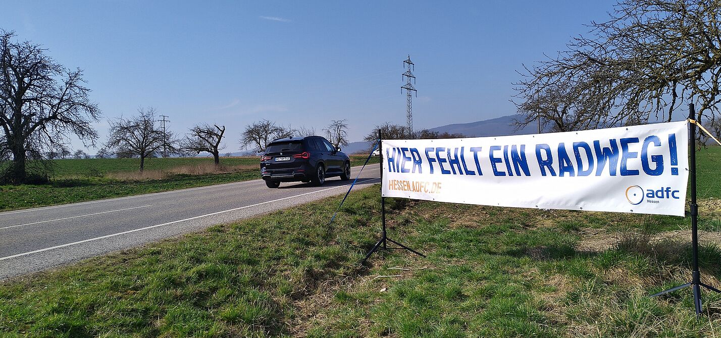 An 88 Prozent der hessischen Landesstraßen fehlt ein begleitender Radweg